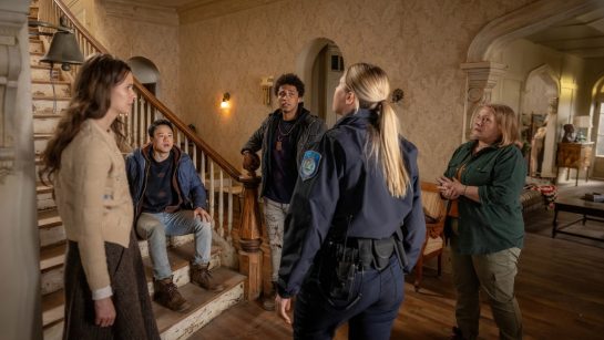 Кадр из 10 серии 3 сезона сериала «Извне»